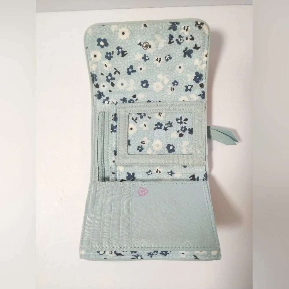 Vera Bradley wallet Light Blue Floral - Picture 8 of 9